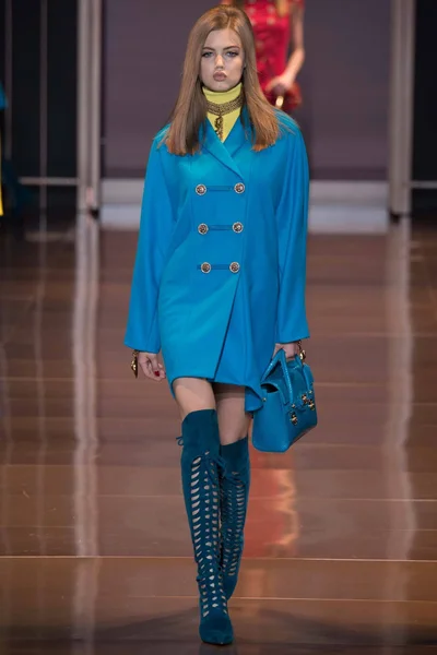 Look 14